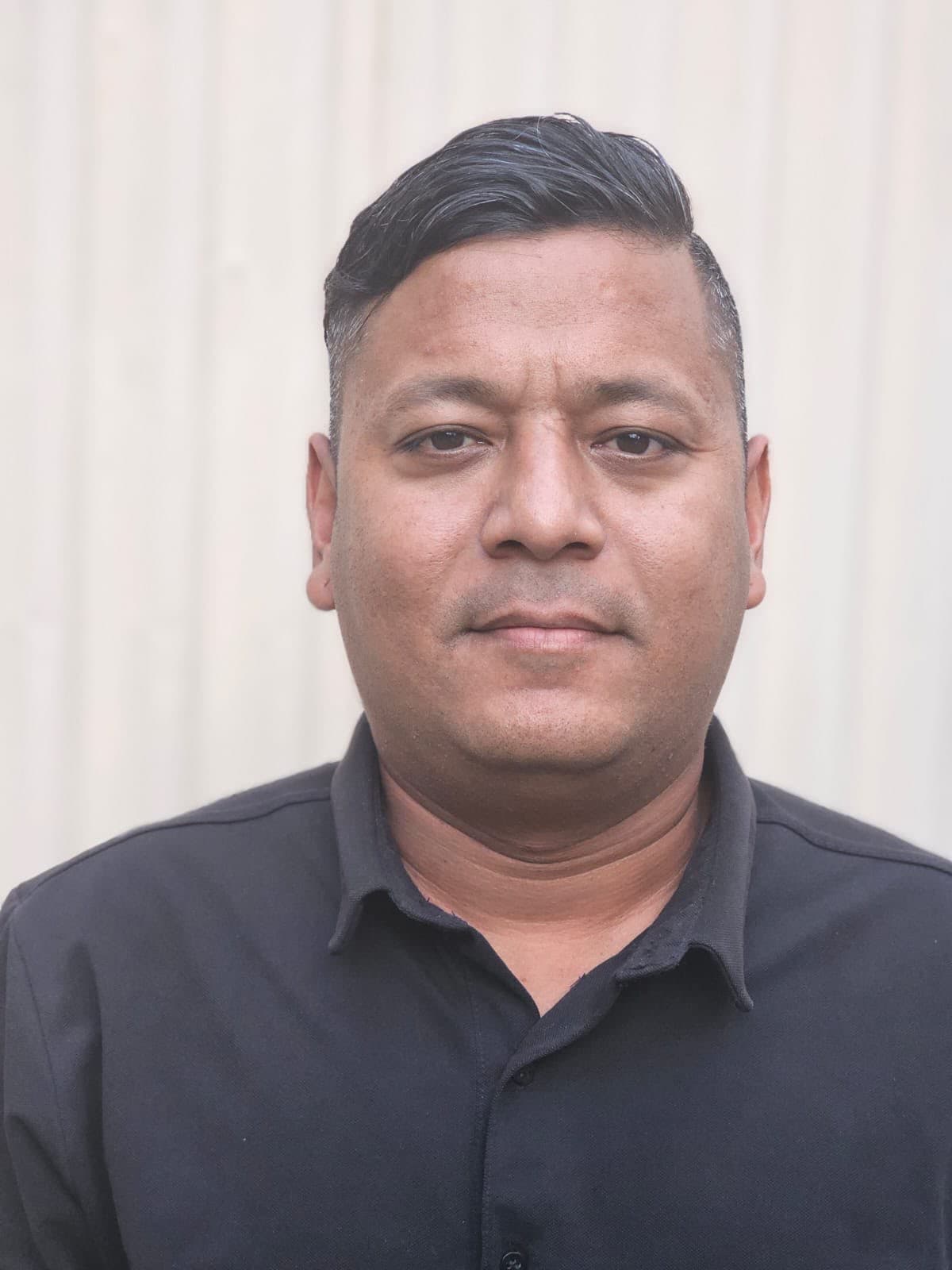 विक्रम श्रेष्ठ